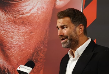 Ex campeón mexicano regresa al boxeo tras firmar un jugoso contrato ( Reuters/Lee Smith)
