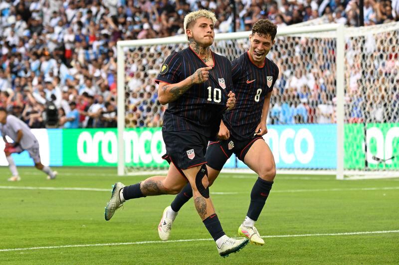 Diego Luna festeja tras anotar uno de los dos goles con los que Estados Unidos venció a Guatemala y pasó a la final de la Copa Oro. Energizer Park, San Luis, Misuri, EEUU. 2 de julio de 2025.CREDITO OBLIGADO IMAGN IMAGES/Scott Rovak