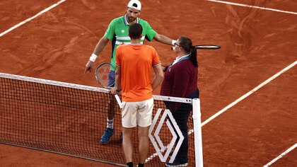 Escándalo en Roland Garros: un tenista le propuso a su rival cambiar a la jueza en pleno partido y el diálogo se escuchó en todo el estadio