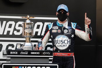 Kevin Harvick celebra su
