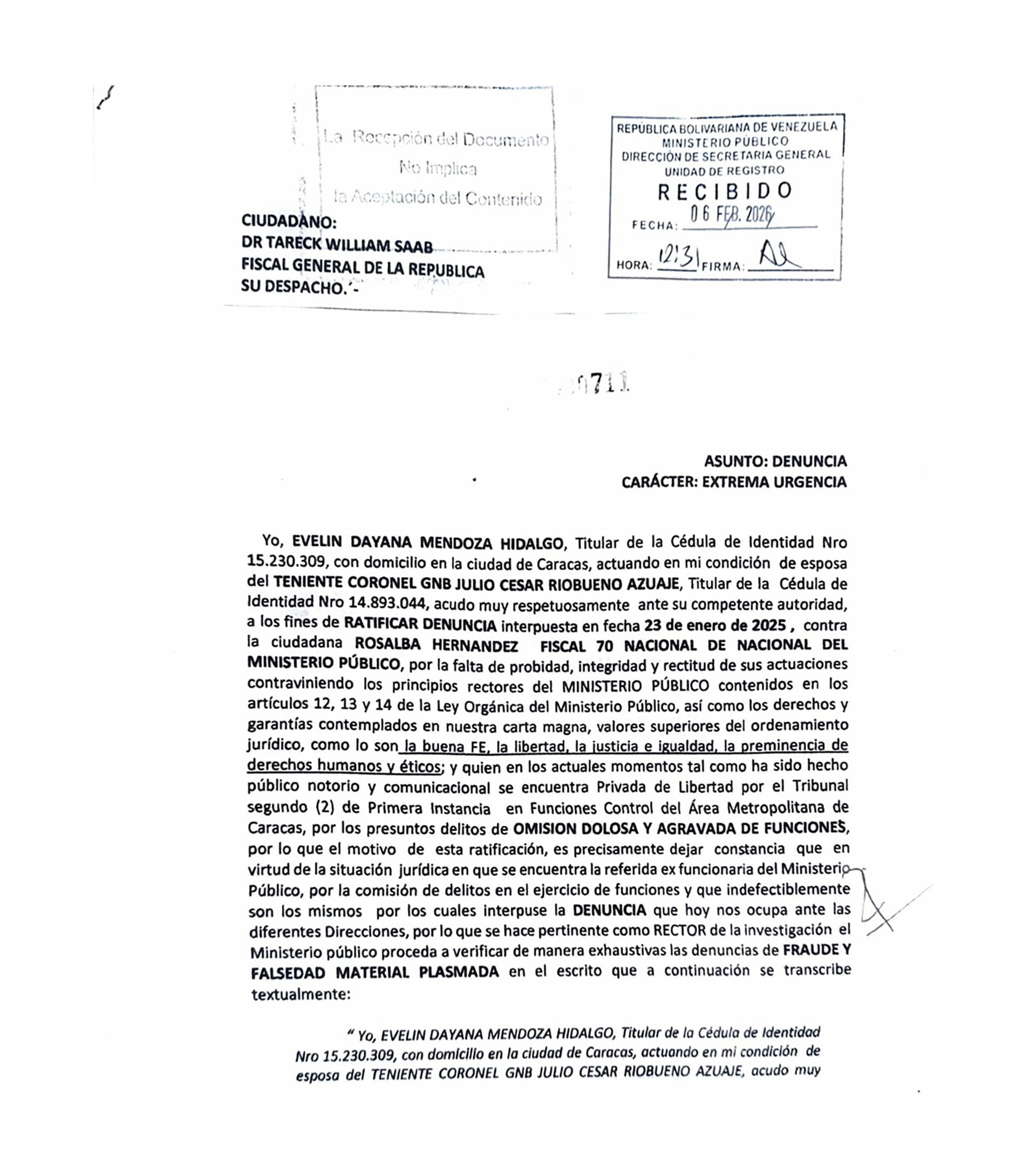 Evelin Dayana Mendoza Hidalgo, esposa del Teniente Coronel Julio Cesar Riobueno Azuaje, ratificando la denuncia contra la fiscal Rosalba Hernández