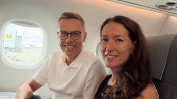 Alexander Stubb y Suzanne Innes-Stubb, los anfitriones de los reyes en Finlandia: de su romance en Brujas a su pasión por el triatlón
