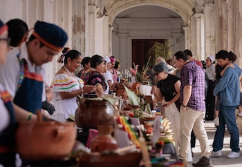 El expediente ante la Unesco destaca que Guatemala tiene más de 20 variedades regionales de recados y una red de cocineras tradicionales que asegura su continuidad.