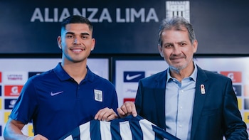 Luis Ramos al lado de