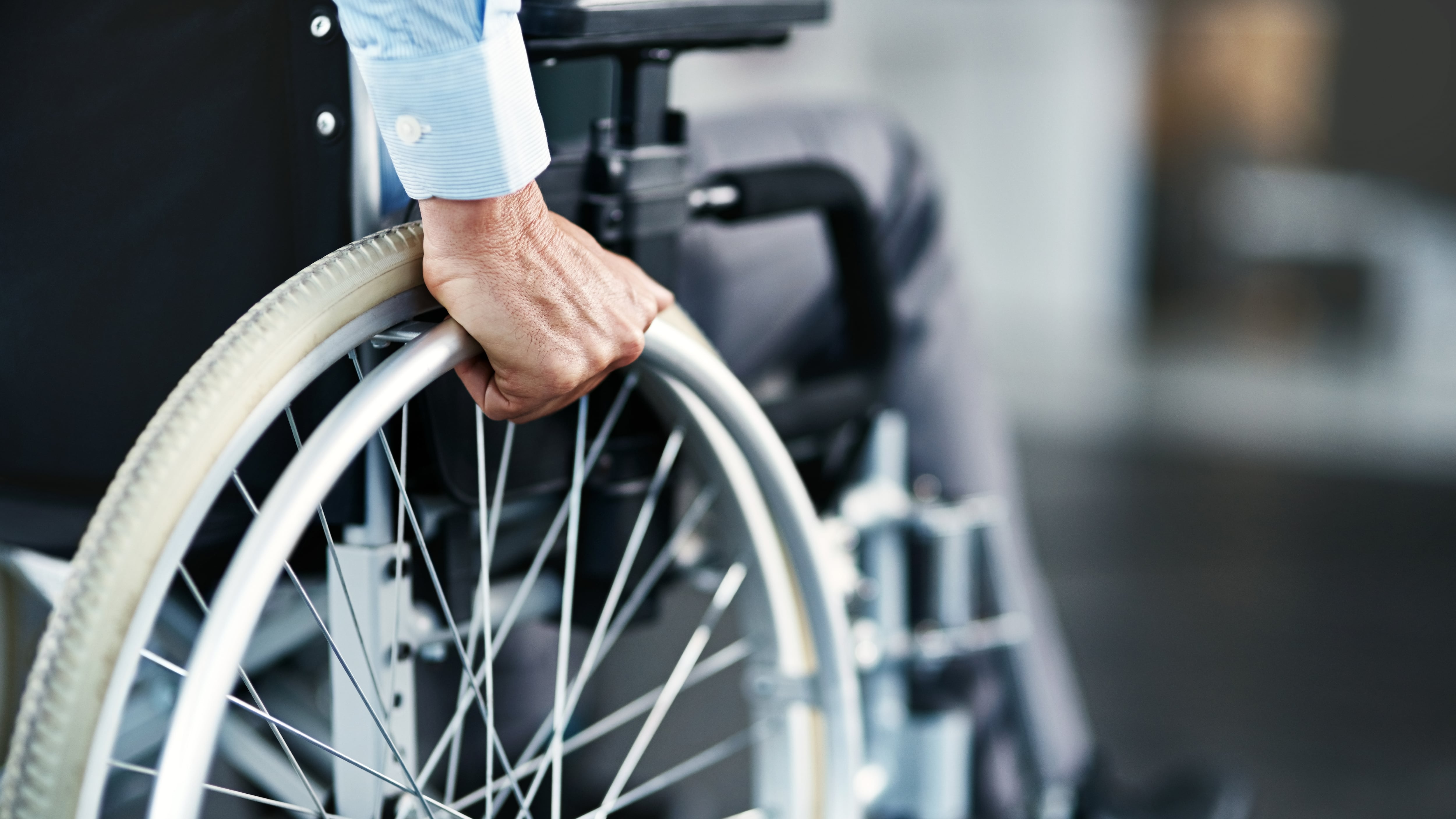 El Juzgado Nacional en lo Civil n.° 65 consideró que el camillero actuó con negligencia e imprudencia ante una paciente con movilidad reducida. (Foto de archivo: Shutterstock)