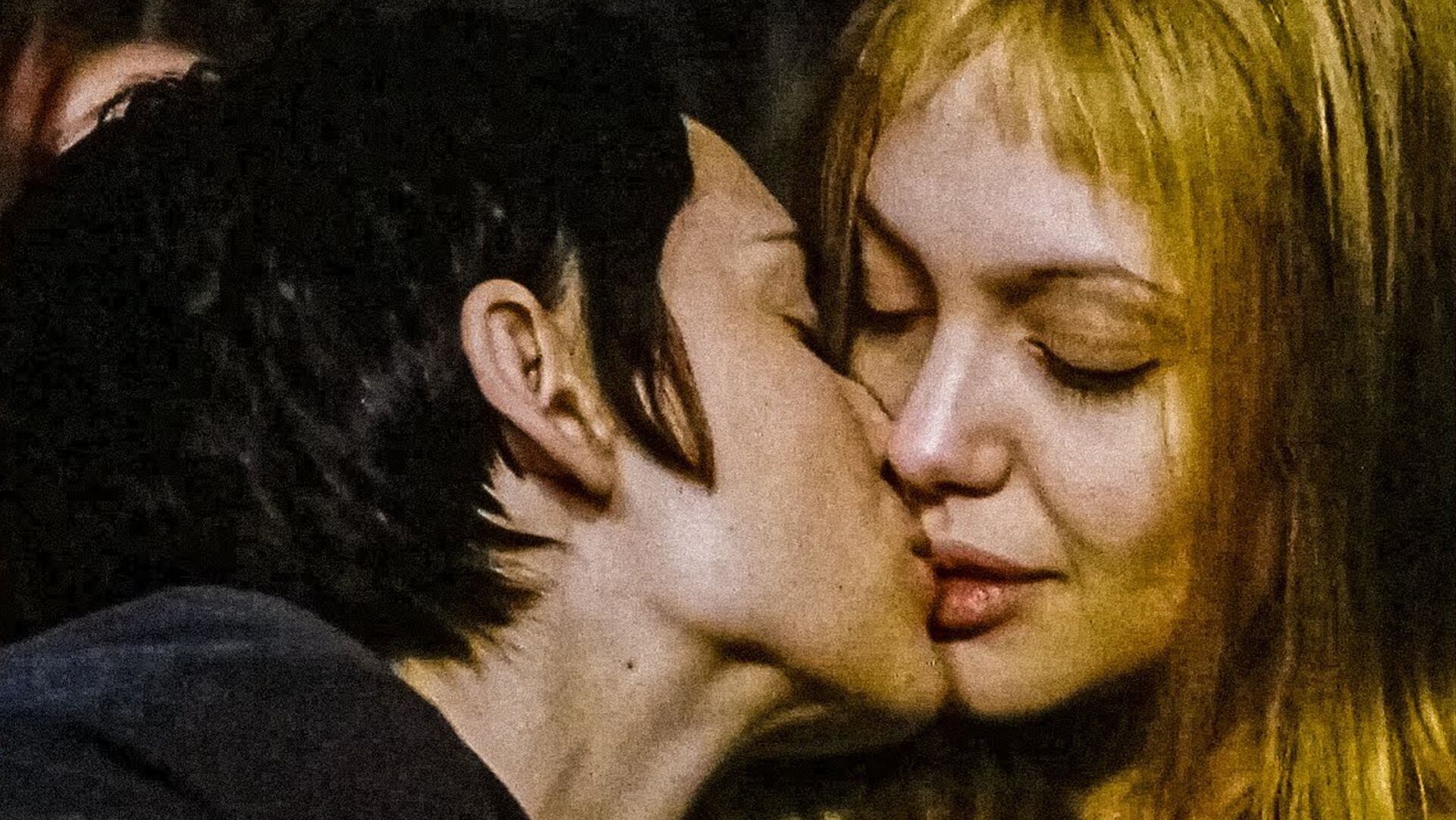 La actriz experimentó escenas románticas con mujeres en películas como