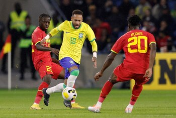 Neymar frente a Ghana en