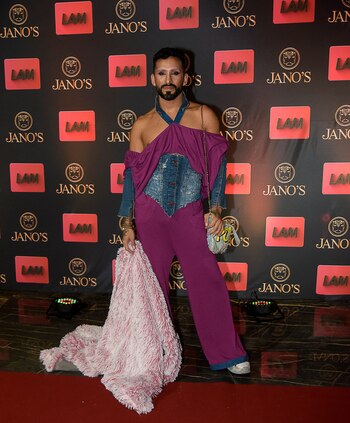 Fiesta 2000 programas de LAM - Alfombra roja