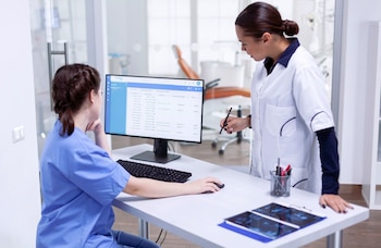 Costa Rica enfrenta el desafío de conectar los expedientes clínicos que actualmente administran diferentes centros médicos públicos y privados. Cortesía: TRP Lab
