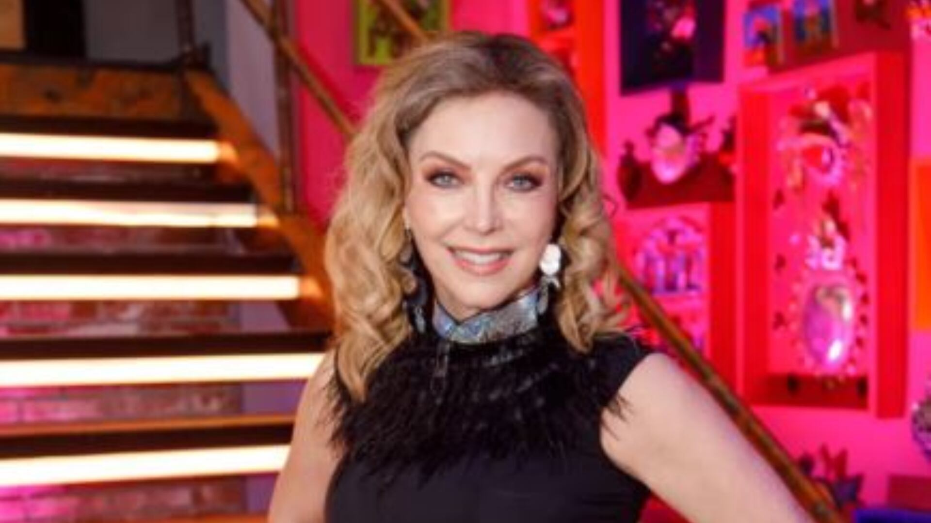 Flores afirma que llenar su hogar con perros y gatos ha sido una de las estrategias emocionales más efectivas contra el síndrome del nido vacío (Instagram: @laurafloresmx)