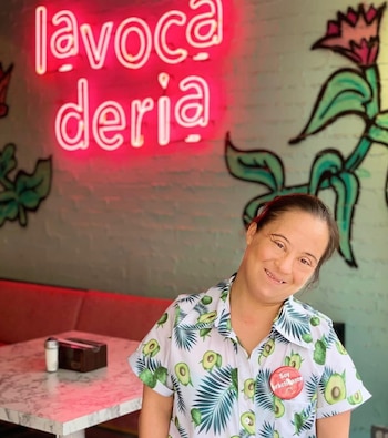 Empleada del restaurante Lavocaderia en