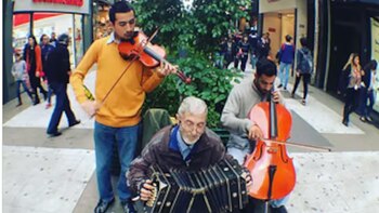 El bandoneonista callejero de Buenos