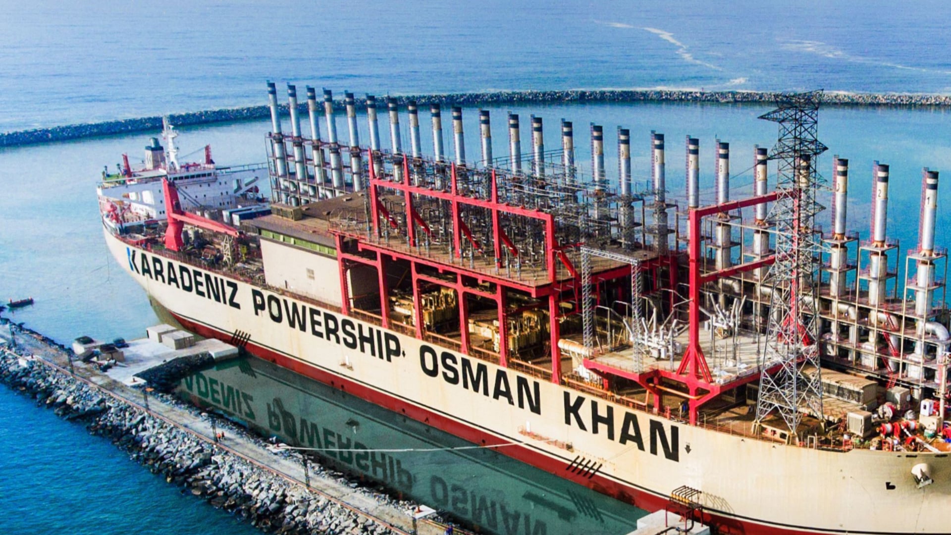 ¿Qué es una powership, central eléctrica flotante que aparece como solución rápida y abre dudas sobre su impacto ambiental?