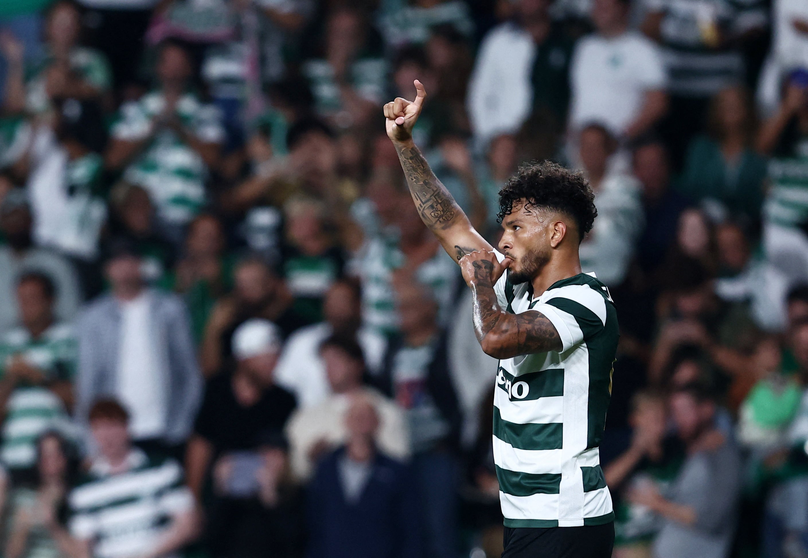 Luis Suárez vivió momentos de distancia con la hinchada del Sporting CP en Portugal - crédito Rodrigo Antunes/REUTERS