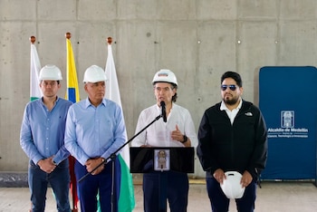 Medellín contará con el C5i, un centro de operaciones destinado a coordinar acciones contra las organizaciones criminales, desarrollar labores de inteligencia y realizar seguimiento a las operaciones financieras relacionadas con el lavado de activos - crédito @FicoGutierrez/X