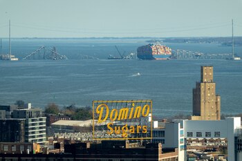 Grúas de salvamento en barcazas