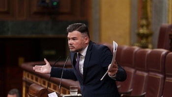Rufián pide al Gobierno presentar el decreto de vivienda cada semana y critica la falta de implicación del PSOE
