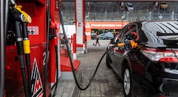 Los precios de la gasolina en Rusia se disparan tras los ataques ucranianos a refinerías
