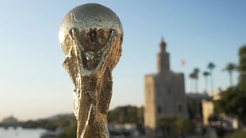 Louzán inaugurará en Sevilla la exposición 'Reyes del Mundo' con la Copa del Mundo
