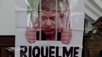 El diputado Rodolfo Walss acusó a Riquelme Solís de "robarse el dinero del estado". (Youtube/Congreso del Estado de Coahuila)