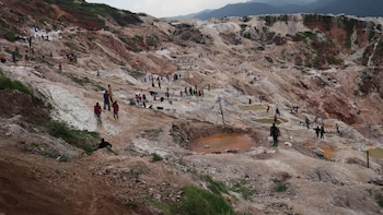 Ascienden a 300 los muertos