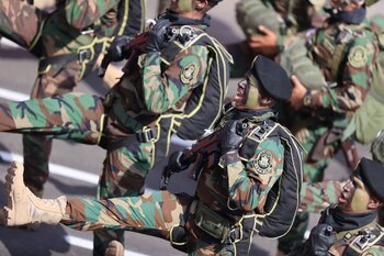 Desfile Militar por Fiestas Patrias