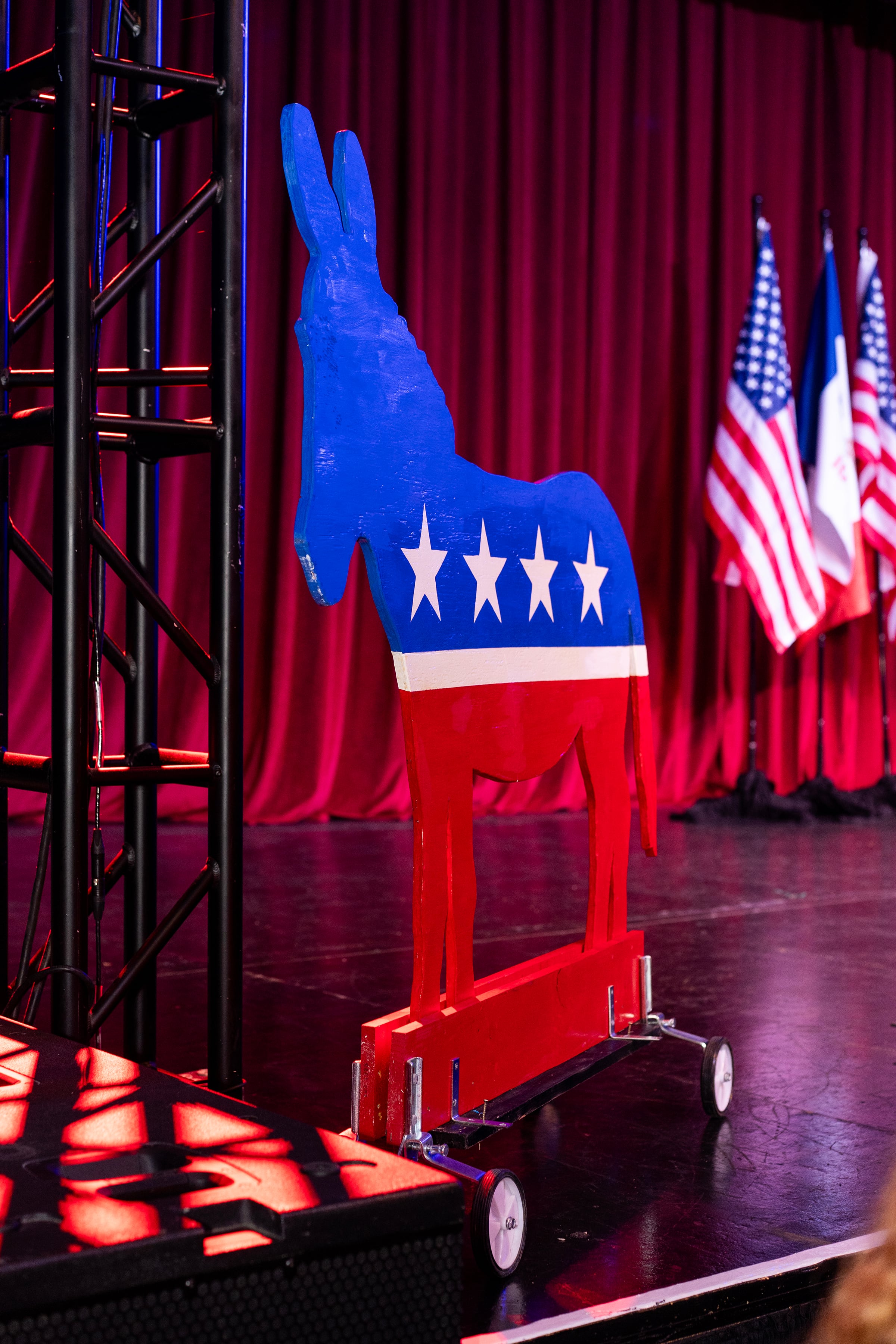 FILE —The Iowa Democratic Wing Ding, in Clear Lake, Iowa, on Aug. 13, 2026. Data from Gallup shows that Democrats and Democratic-leaning independents have their largest advantage over Republicans since 2008. (KC McGinnis/The New York Times)