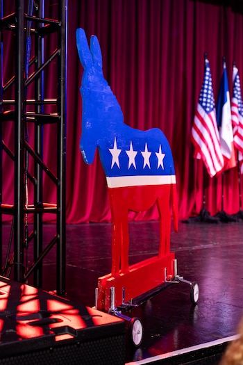 FILE —The Iowa Democratic Wing Ding, in Clear Lake, Iowa, on Aug. 13, 2026. Data from Gallup shows that Democrats and Democratic-leaning independents have their largest advantage over Republicans since 2008. (KC McGinnis/The New York Times)