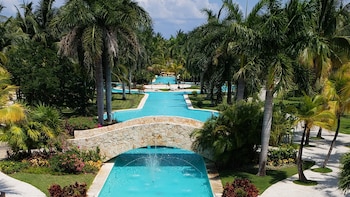 Turista se habría suicidado lanzándose