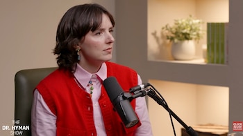 Entrevista a Jessie Inchauspé en el podcast "The Dr. Hyman Show"