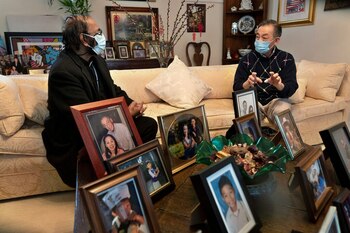 El padra Christopher Sigamoney habla