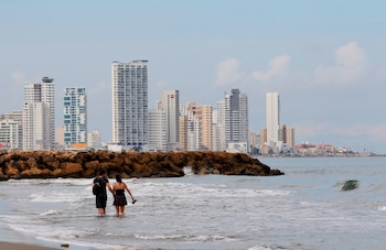 El clima en Cartagena es semiárido, caracterizado por ser cálido y seco, aunque la brisa lo vuelve un tanto agradable (EFE)