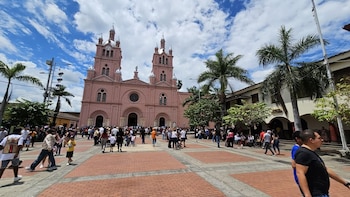 Abelardo de la Espriella cerrará su campaña en la Basílica del Señor de los Milagros de Buga - crédito Basílica del Señor de los Milagros de Buga/Facebook