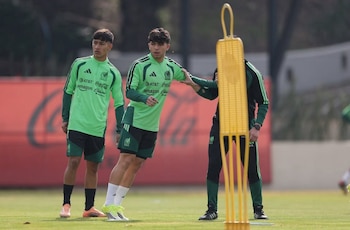 Denzell García suma experiencia internacional con medalla de oro en Juegos Centroamericanos 2023 y debut reciente con la Selección Mexicana. (Instagram/ @denzelgarcia_5)