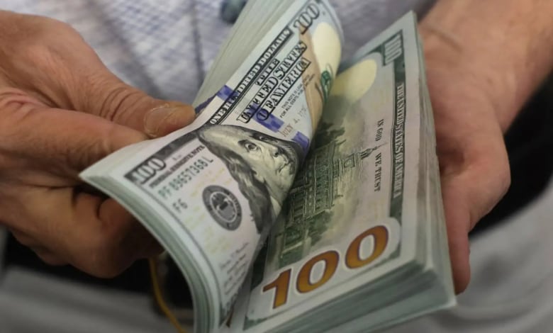 El dólar se mantiene estable. Foto: Business Empresarial