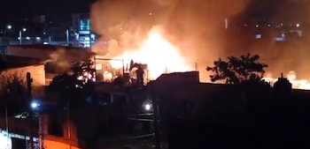 Bomberos de distintos municipios del