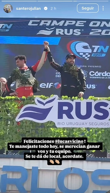 Captura de pantalla de una publicación en redes sociales con la foto de un piloto en el podio y comentarios de texto
