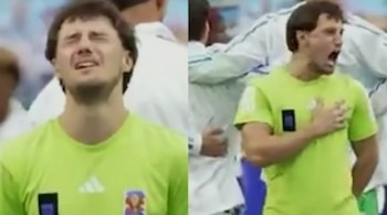 Lautaro Cucchetti se volvió viral tras cantar el himno argentino como voluntario de la FIFA en Miami (Captura de video)