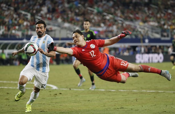 Reportan estable la salud de Moisés Muñoz tras ingresar de emergencia al hospital (Archivo)