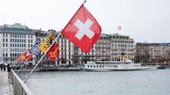 Suiza rechaza limitar su población a 10 millones y mantiene su política migratoria