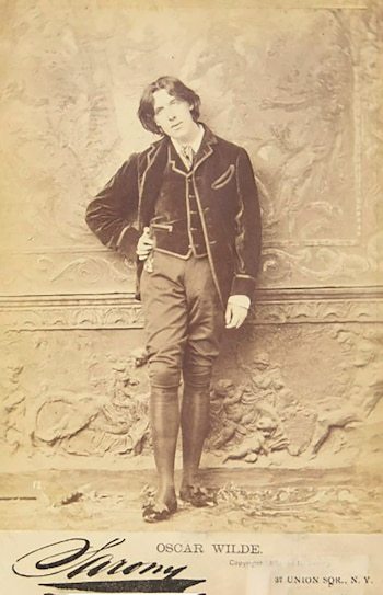 Salen a la subasta fotos