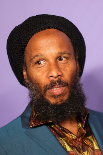 Ziggy Marley subraya el dominio de la disciplina personal sobre el consumo de cannabis y la importancia de la mentalidad en el bienestar jamaiquino (REUTERS/Etienne Laurent)