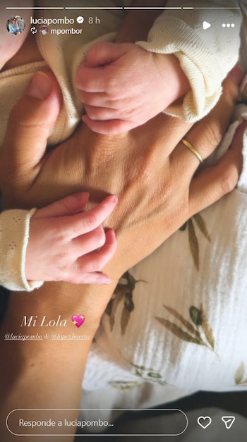 Lucía Pombo ha compartido una imagen de la mano de su hija. (Instagram @luciapombo)