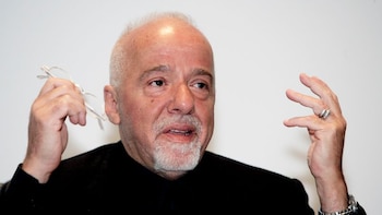 Paulo Coelho: “La libertad no es la ausencia de compromisos, sino la capacidad de elegir”