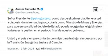Andrés Camacho deja el Ministerio