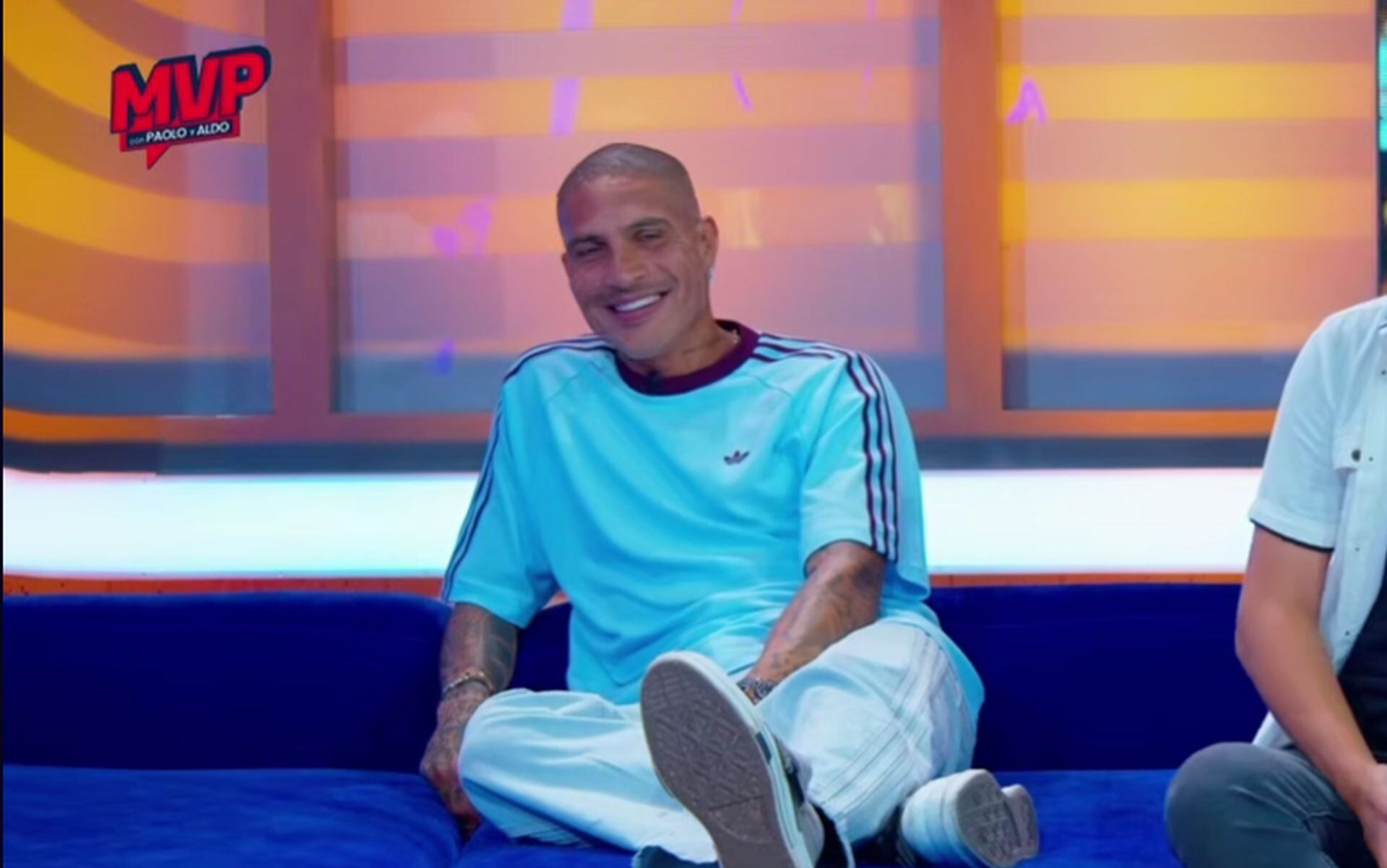 El goleador sorprendió al unirse como copresentador en MVP junto a Aldo Miyashiro, pero su jugada mediática desató opiniones encontradas sobre si esto afecta su enfoque en el fútbol y su desempeño con Alianza Lima (YouTube / +QTV Network / MVP)