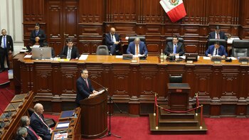 La autoridad electoral de Perú rechaza proyectos que plantean incluirlos en juicio político