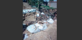 Cráter en barrio de Cartagena