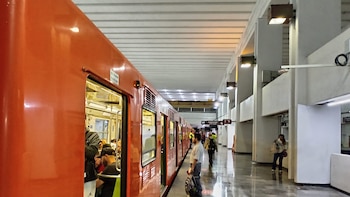 ¿Qué está pasando en el Metro y Metrobús hoy 21 de octubre? Incendio en Línea 9 está controlado