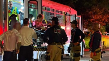 Un derrumbe en una residencia de mayores en Florida obligó a evacuar a 157 personas y el operativo se extendió hasta la madrugada